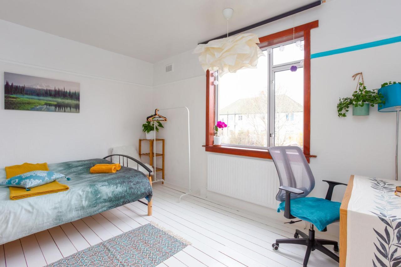Bright & Spacious Double Room With Garden View- Close To Airport & City Centre Эдинбург Экстерьер фото