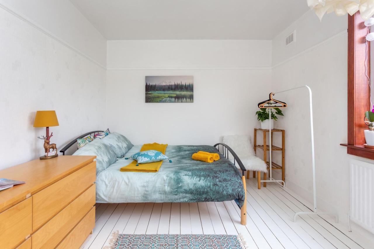 Bright & Spacious Double Room With Garden View- Close To Airport & City Centre Эдинбург Экстерьер фото